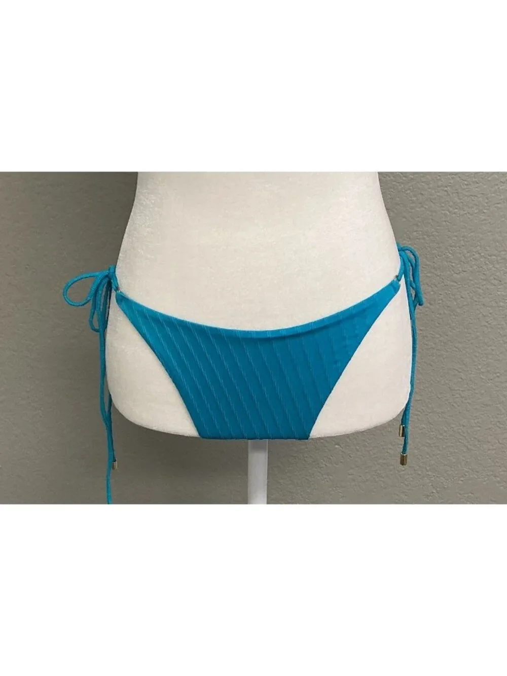 Monday Swimwear Hanalei Women’s Turquoise Bikini Size M/L Two Piece String Sexy